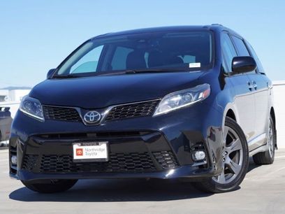 Used 2018 Toyota Sienna SE