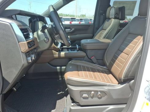 New 2026 GMC Yukon Denali Ultimate AWD/4WD image 12