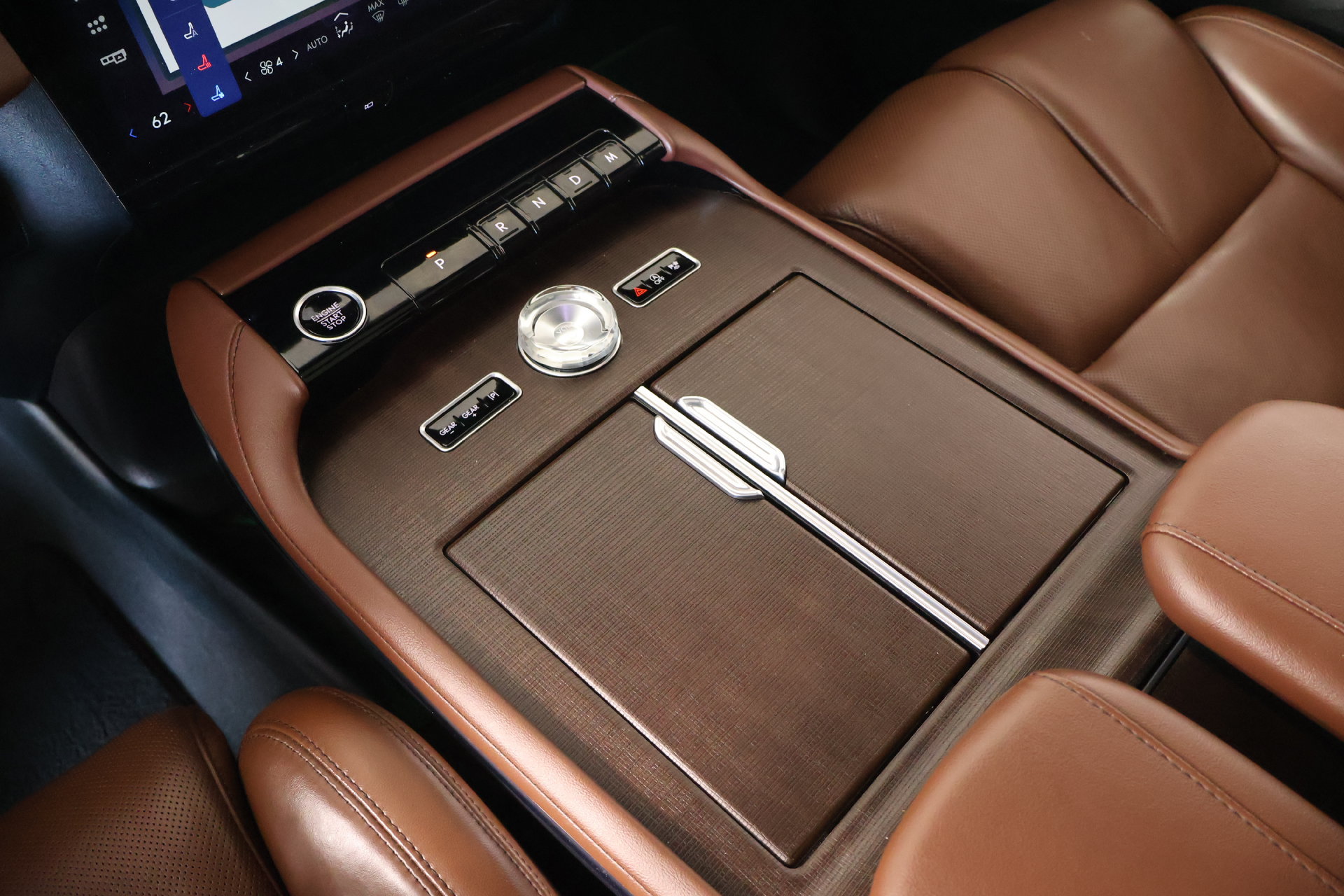 Used 2025 Lincoln Navigator Reserve AWD/4WD image 8
