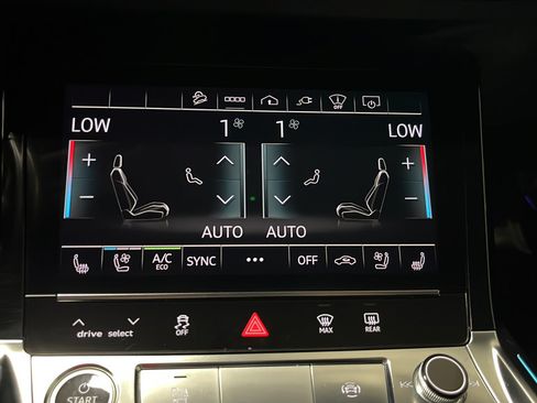 Used 2022 Audi e-tron Prestige w/ Prestige Package AWD/4WD image 18