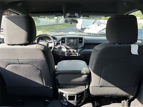 Used 2024 RAM 2500 Tradesman w/ Chrome Appearance Group image 10