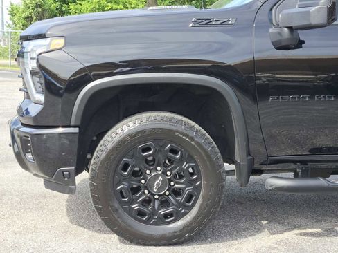 Certified 2024 Chevrolet Silverado 2500 LTZ w/ LTZ Plus Package AWD/4WD image 8