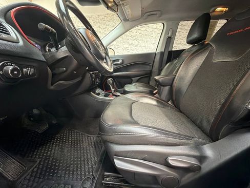 Used 2019 Jeep Compass Trailhawk AWD/4WD image 24