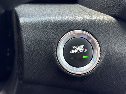Used 2024 GMC Terrain SLE w/ Driver Convenience Package FWD image 16
