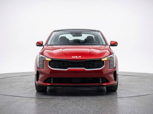 Used 2025 Kia K4 LXS image 2