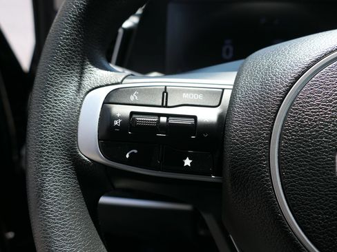 Used 2025 Kia Sportage LX FWD image 13