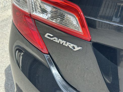 Used 2012 Toyota Camry SE FWD image 36