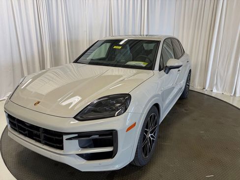 New 2026 Porsche Cayenne E-Hybrid AWD/4WD image 40