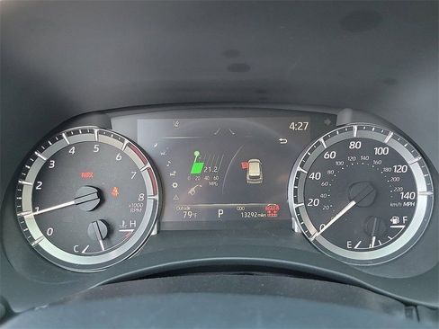 Used 2024 Toyota Highlander XLE AWD/4WD image 7