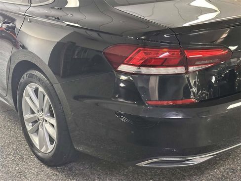 Used 2021 Volkswagen Passat 2.0T S image 12
