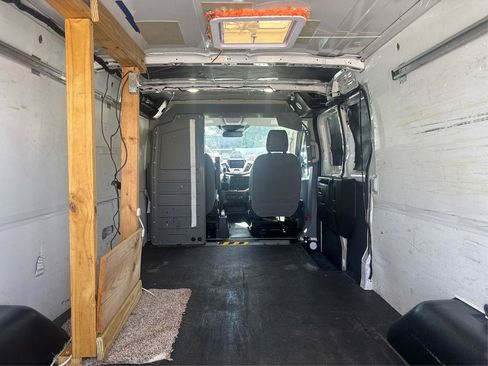 Used 2017 Ford Transit 250 148 Low Roof RWD image 10