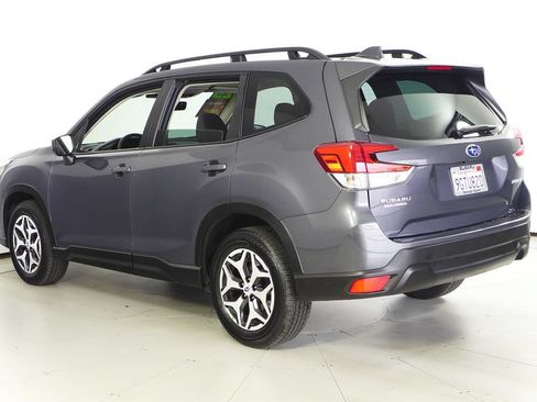 Certified 2023 Subaru Forester Premium AWD/4WD image 9