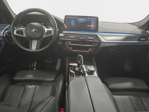 Certified 2023 BMW 530e w/ M Sport Package RWD image 10