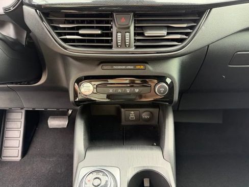 Used 2025 Ford Escape ST-Line w/ Tech Pack #1 FWD image 17