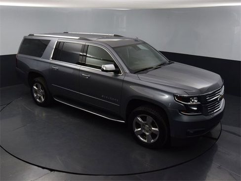 Used 2020 Chevrolet Suburban Premier w/ Premier 6.2L Value Package image 40