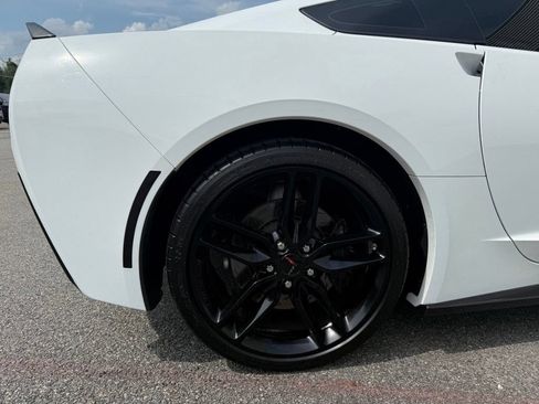 Used 2018 Chevrolet Corvette Stingray Coupe RWD image 17