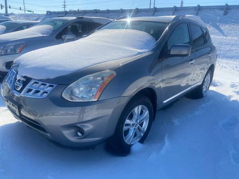 Used 2013 Nissan Rogue SV image 4