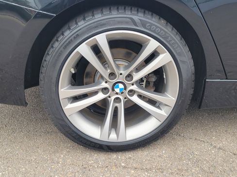 Used 2018 BMW 330i xDrive Sedan AWD/4WD image 5