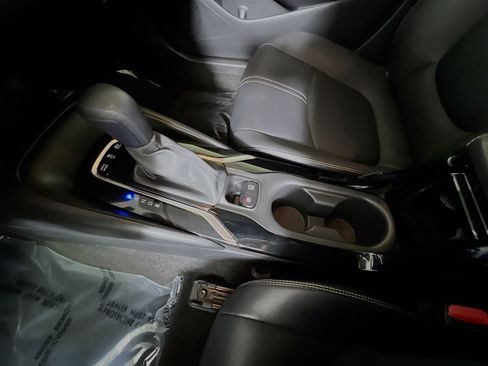 Used 2022 Toyota Corolla LE w/ Premium Interior Package image 25