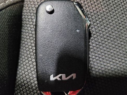 Used 2023 Kia Forte LXS w/ LXS Technology Package image 32