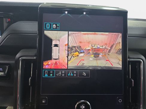 Used 2025 GMC Yukon Denali AWD/4WD image 23