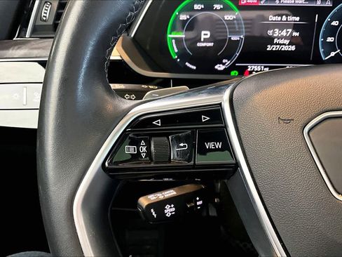 Used 2023 Audi e-tron Premium Plus w/ Premium Plus Package image 24