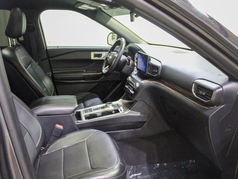 Used 2020 Ford Explorer Limited image 16