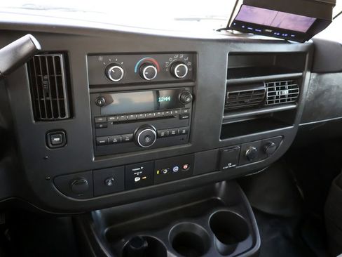 Used 2021 Chevrolet Express 3500 w/ Power Convenience Package RWD image 21