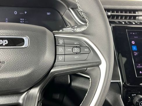 New 2025 Jeep Grand Cherokee L Laredo w/ Luxury Tech Group I image 16