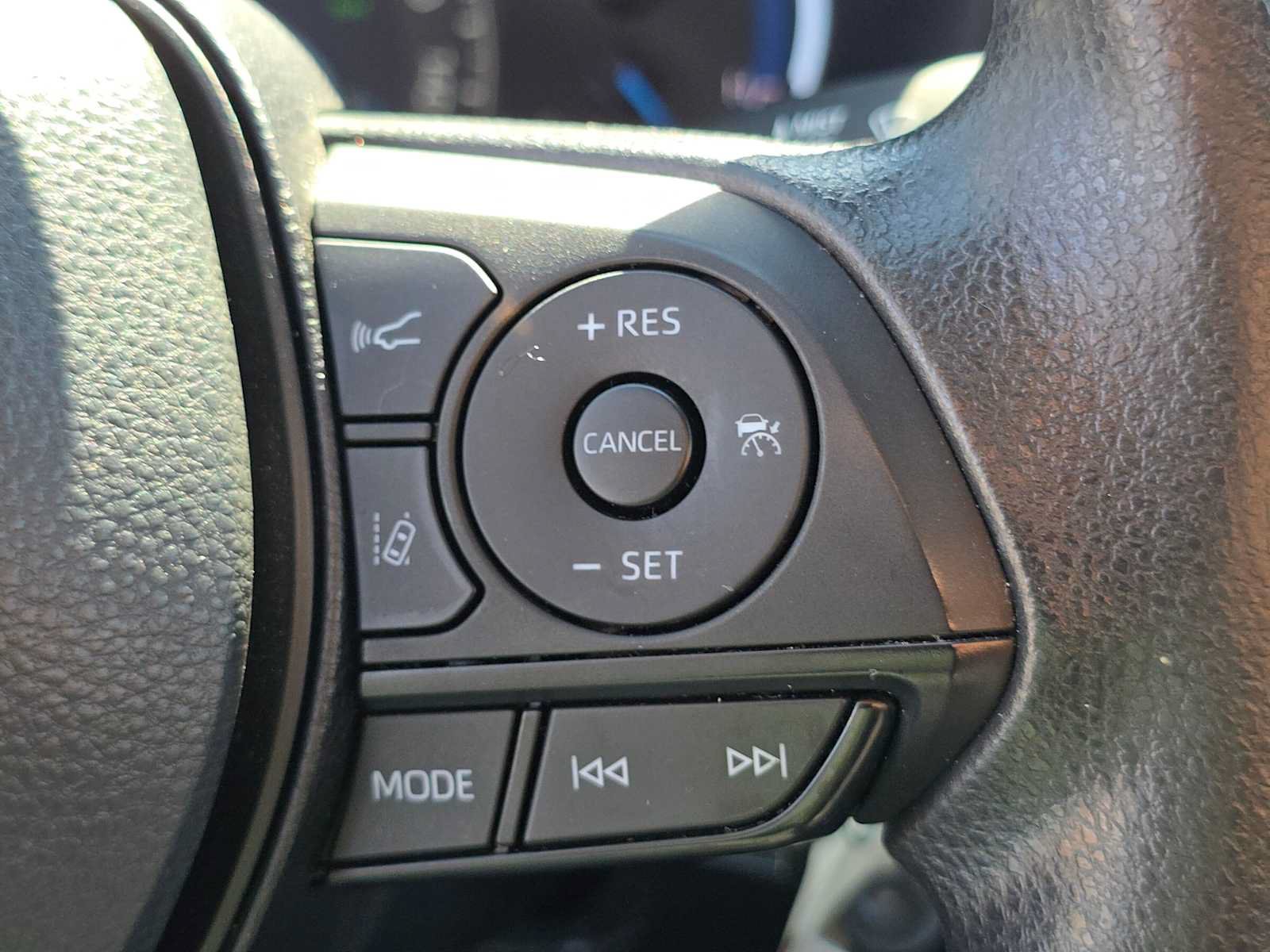 Used 2024 Toyota RAV4 LE AWD/4WD image 28