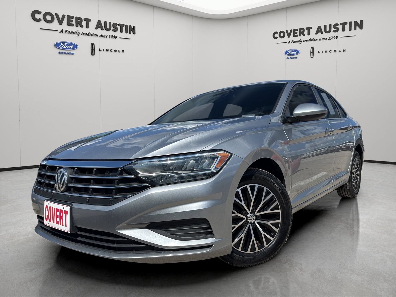 Used 2021 Volkswagen Jetta SE FWD image 1