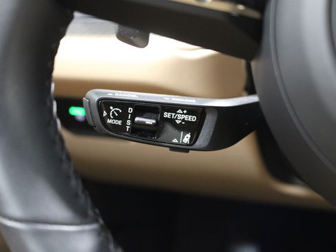 Used 2025 Porsche Cayenne Turbo AWD/4WD image 13