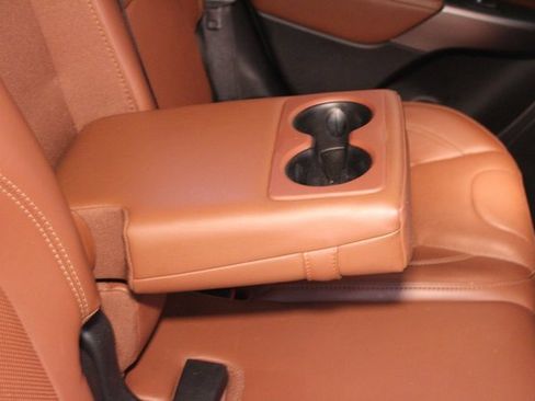 Used 2019 Jeep Cherokee Overland w/ Technology Group image 10