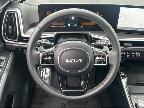 Certified 2025 Kia Sorento EX image 11