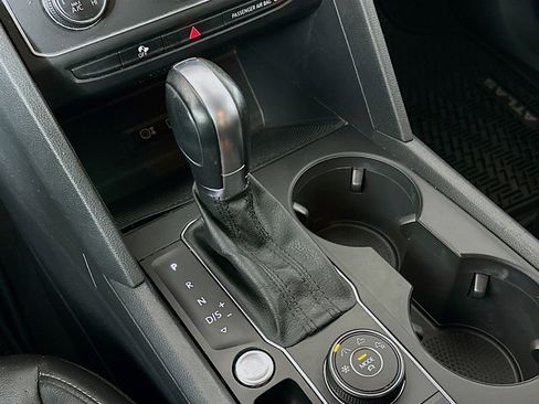 Used 2018 Volkswagen Atlas SE image 24