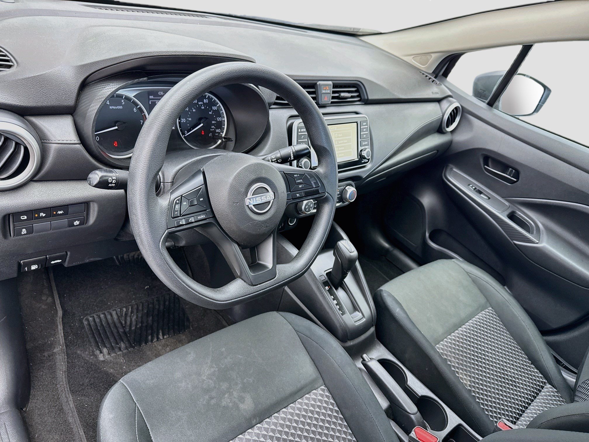 Used 2024 Nissan Versa S FWD image 7