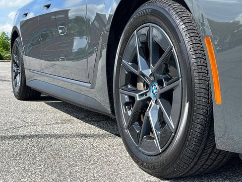 Used 2023 BMW i4 eDrive35 RWD image 9