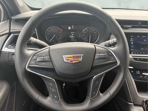 Used 2025 Cadillac XT5 Premium Luxury AWD/4WD image 12