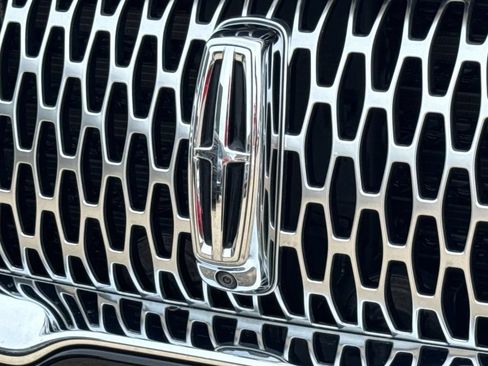 Certified 2023 Lincoln Nautilus Reserve w/ Equipment Group 201A AWD/4WD image 9