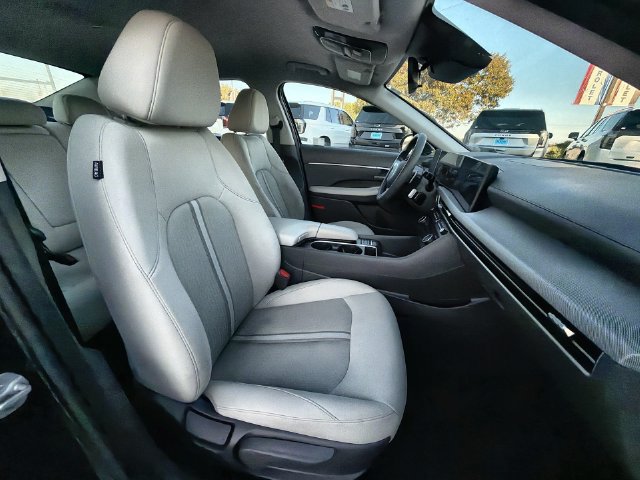 Used 2025 Hyundai Sonata SEL FWD image 26