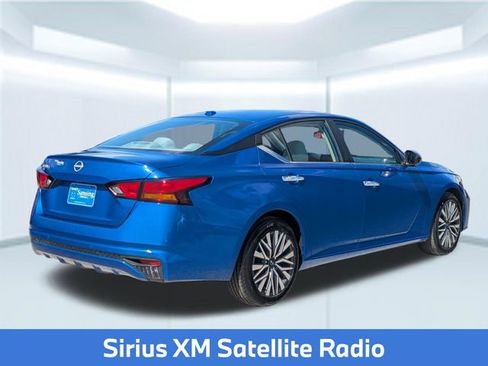 Used 2025 Nissan Altima 2.5 SV image 6