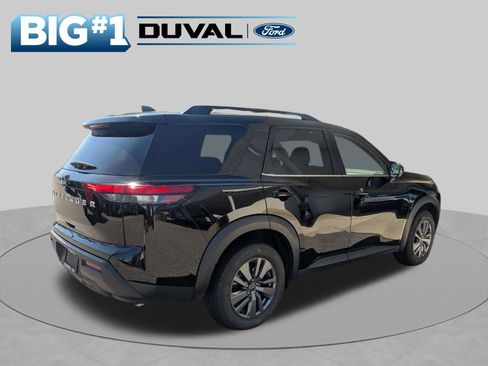 Used 2025 Nissan Pathfinder SV FWD image 4