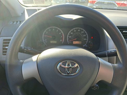 Used 2010 Toyota Corolla LE image 19