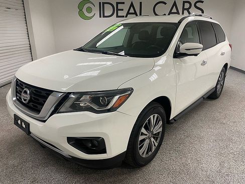 Used 2019 Nissan Pathfinder SL image 1