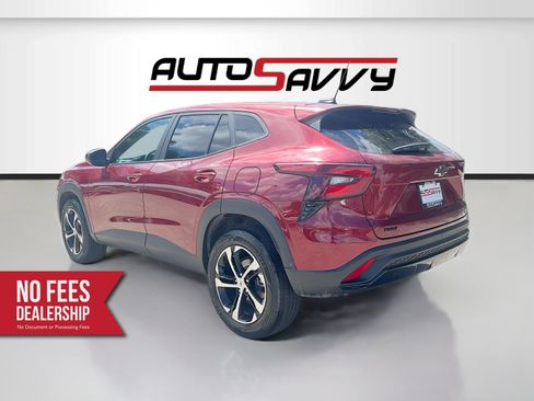 Used 2025 Chevrolet Trax RS w/ Driver Confidence Package FWD image 5