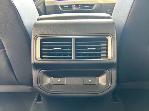 Certified 2025 Volkswagen Atlas Cross Sport SEL Premium R-Line AWD/4WD image 36