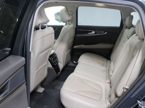 Used 2023 Lincoln Nautilus Reserve AWD/4WD image 25