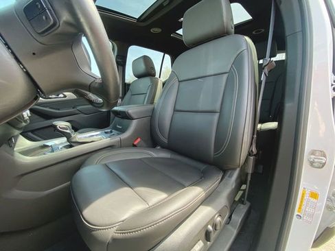 Used 2023 Chevrolet Traverse LT AWD/4WD image 20