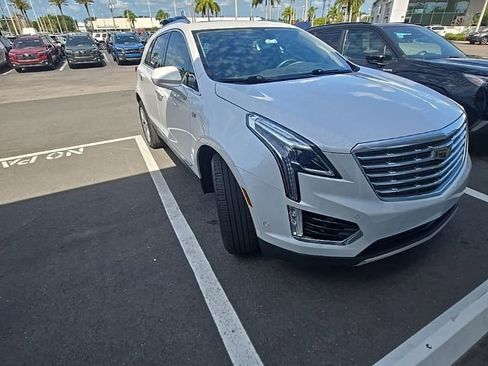 Used 2017 Cadillac XT5 Platinum w/ Driver Assist Package AWD/4WD image 3