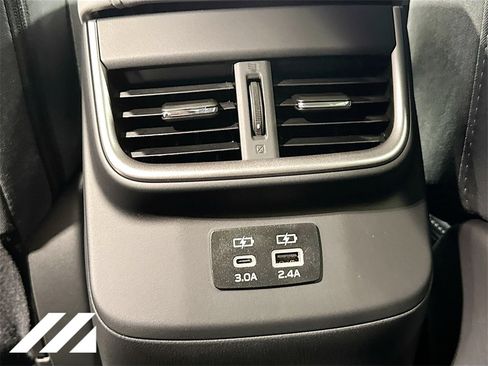 Used 2025 Subaru Outback Premium image 24
